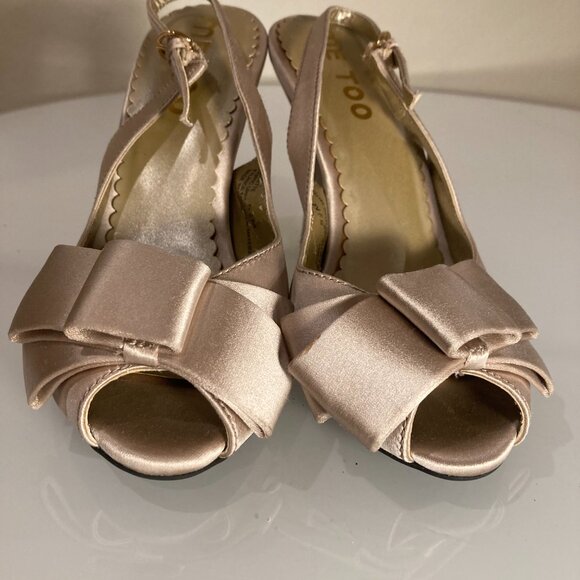 Me Too Champagne Satin Bow Heels Peep Toe Slingback Dress Shose. Size: 5.5 - Picture 8 of 8